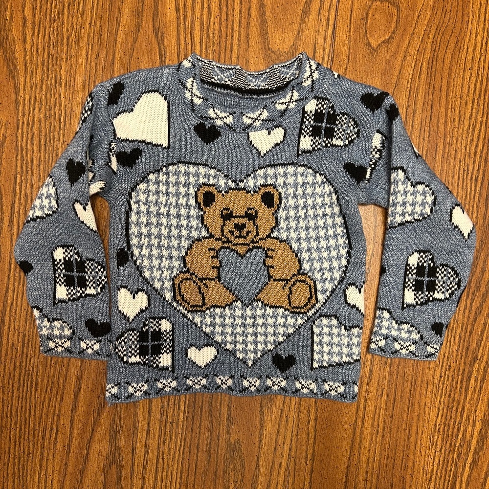 Sweater with teddy bear size 2T.
